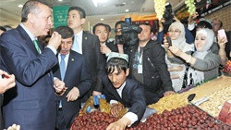 Hasretle karşıladılar Hasretle karşıladılar