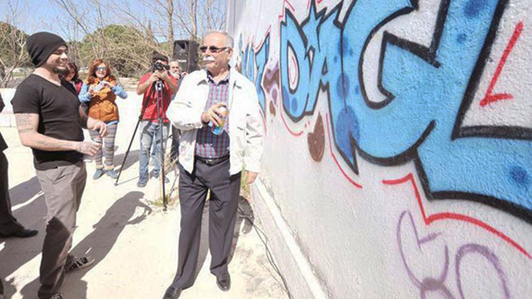 Gökhandan Graffitili mesaj