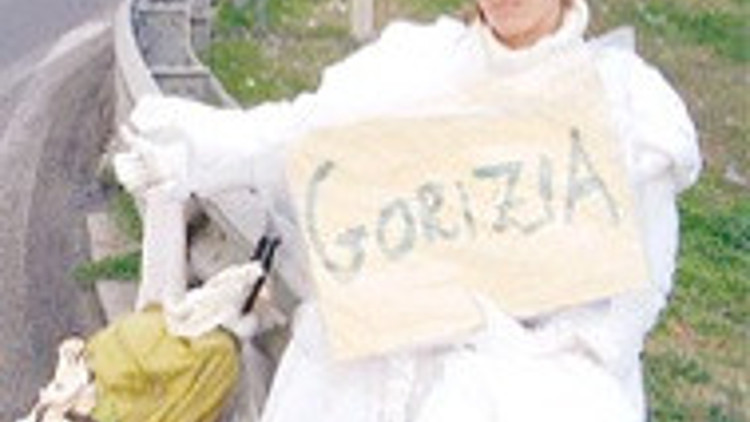 Gelinlikli otostopçunun Gebze’de cesedi bulundu