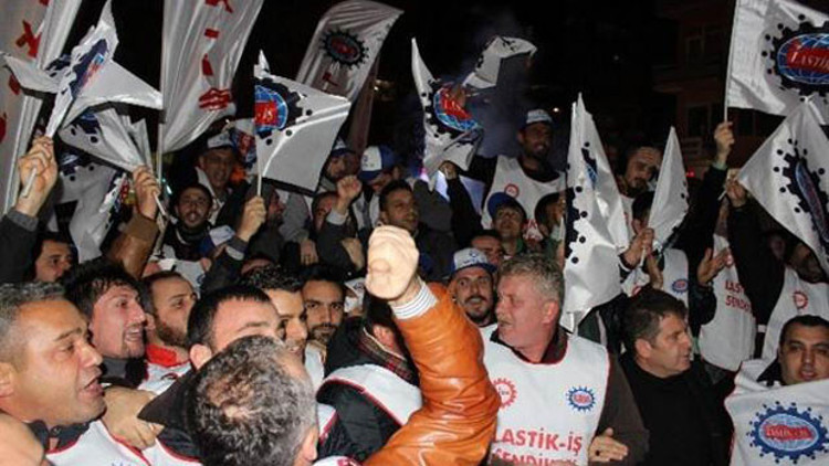 Diskten 5 bin kişilik ’Kıdem Tazminatı’ protestosu Diskten 5 bin kişilik ’Kıdem Tazminatı’ protestosu