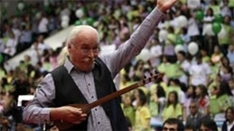 İki bin çocuktan muhteşem konser İki bin çocuktan muhteşem konser