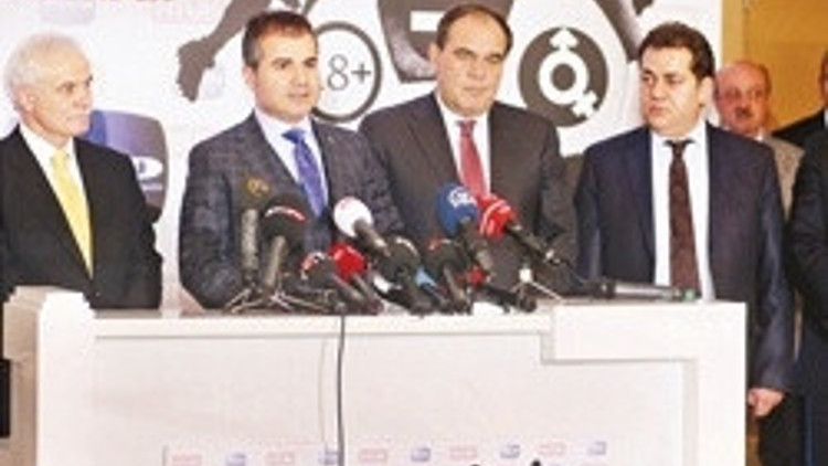 Demiröreni zor tuttular