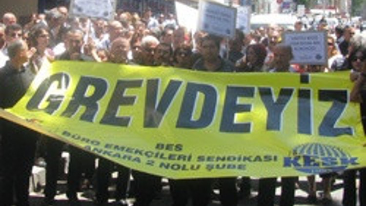 KESKten sonra DİSK üyeleri de iş bırakıyor