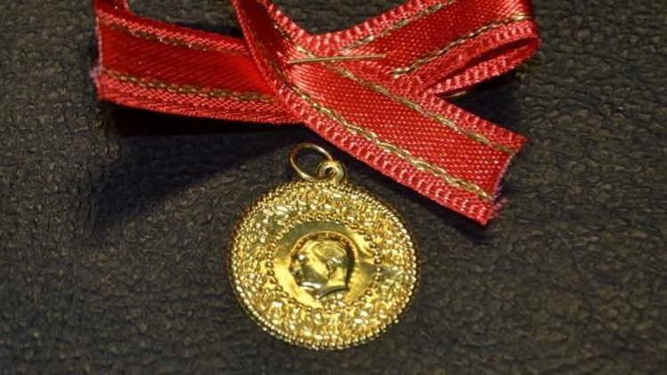 Altın fiyatları yükselince, çare hediyelik çeyrek oldu