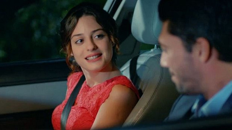 İlişki Durumu Karışık 14.bölümde dikkat çeken sahne | Fragman izle İlişki Durumu Karışık 14.bölümde dikkat çeken sahne | Fragman izle