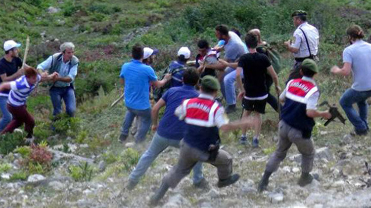 ‘Yeşil Yol’da çalışan iş makinesine ateş açıldı: 1 yaralı