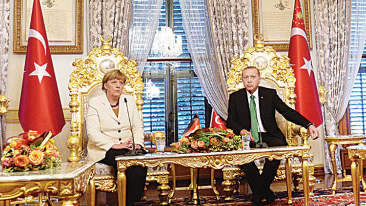 Hilal koltuklara sonradan kondu