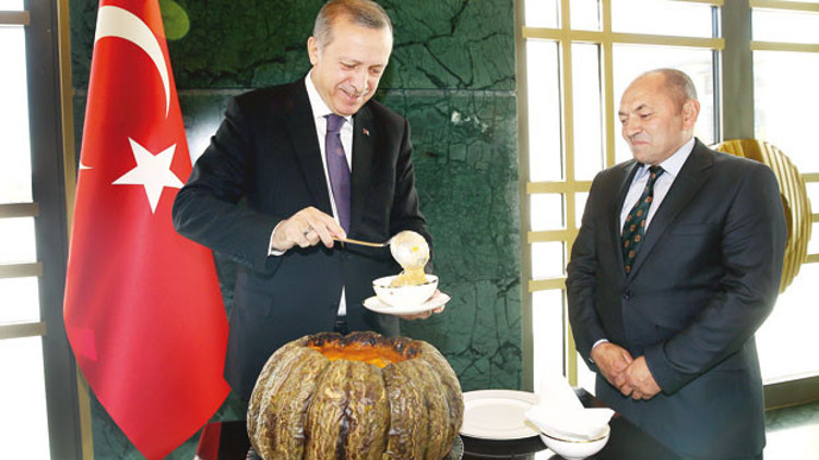 81 vilayetten 10ar vatandaşla 28 Ekim resepsiyonu 81 vilayetten 10ar vatandaşla 28 Ekim resepsiyonu