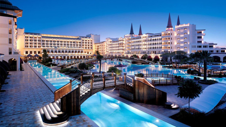 Mardan Palacein yeni sahibi Halkbank oldu