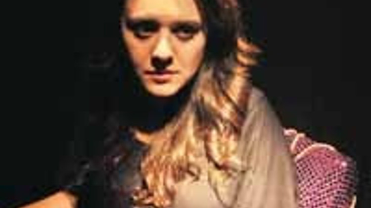 Tiyatroda tek başına