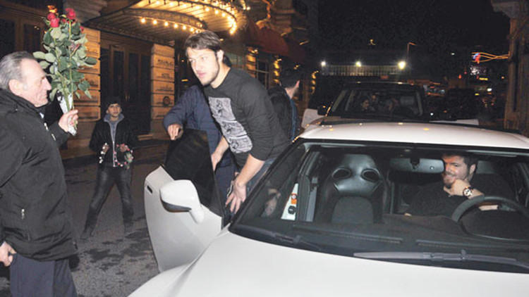 Golleri attı 53 şampanya patlattı