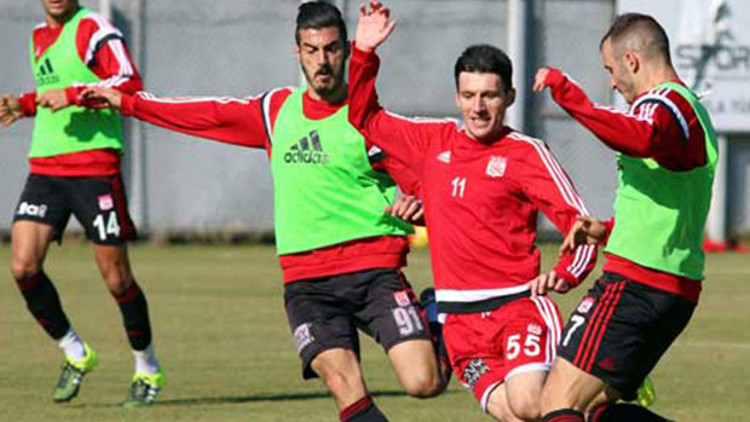 Sivasspor gençlere acımadı: 8-0 Sivasspor gençlere acımadı: 8-0