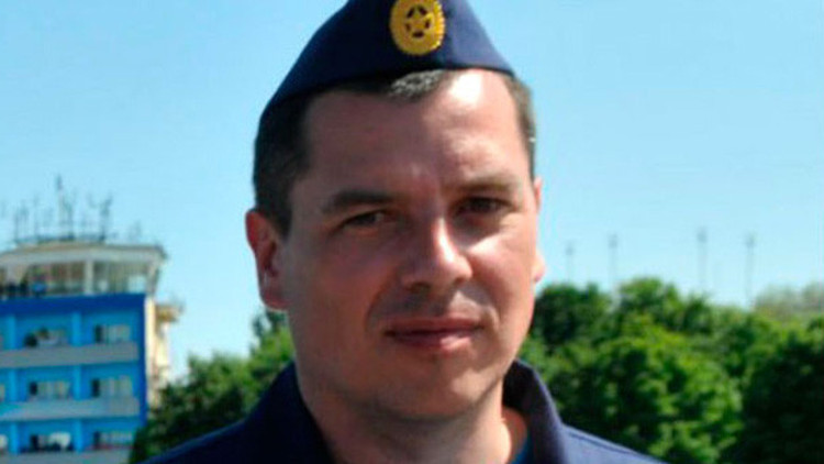 Rus pilotlardan biri Lazkiyedeki Rus üssünde