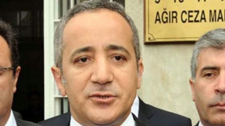 Savcı Fikret Seçen de yurtdışına çıktı