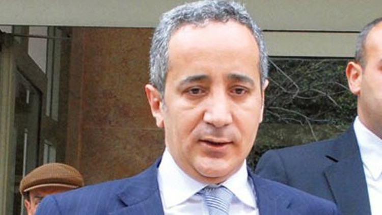 Savcı Seçen Hollandaya gidip dönmüş Savcı Seçen Hollandaya gidip dönmüş