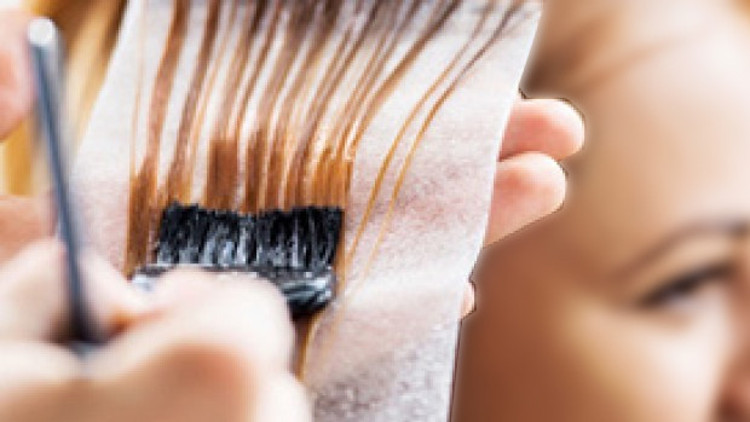 Hamilelikte saç boyamaya dikkat