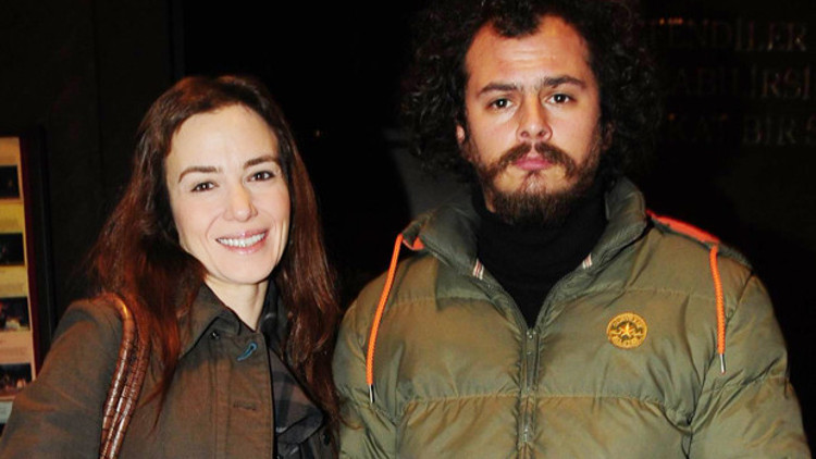 Deniz Uğur nişanlısı yönetmen Orçun Benli’den ayrıldı Deniz Uğur nişanlısı yönetmen Orçun Benli’den ayrıldı