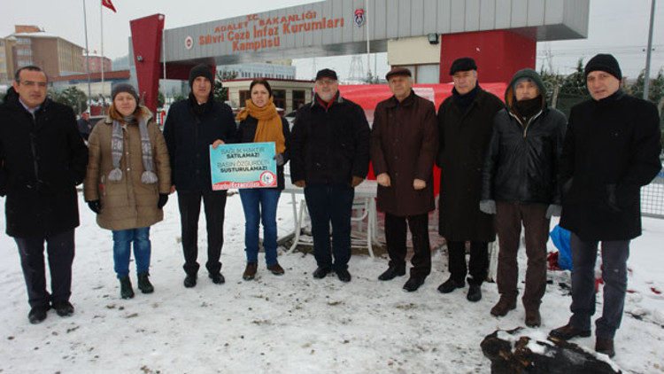 Umut Nöbetinde bugün eczacılar vardı