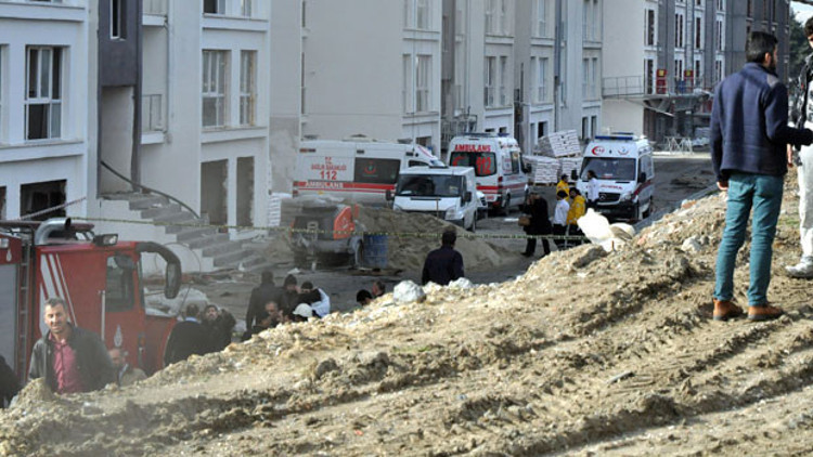 Bahçeşehirde yük asansörü düştü: 3 işçi öldü