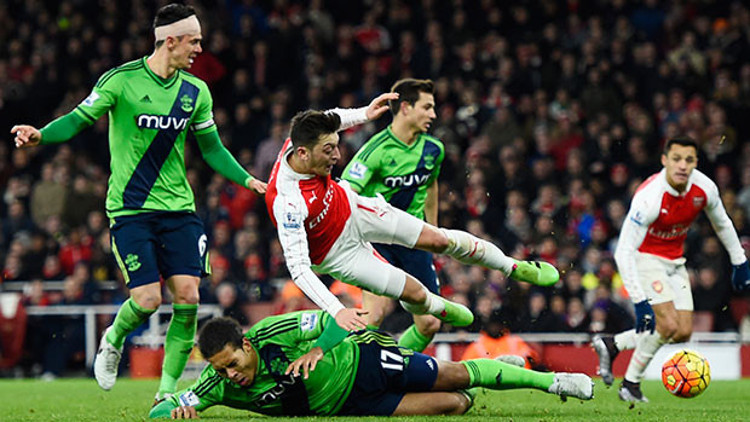 Arsenal yine takıldı