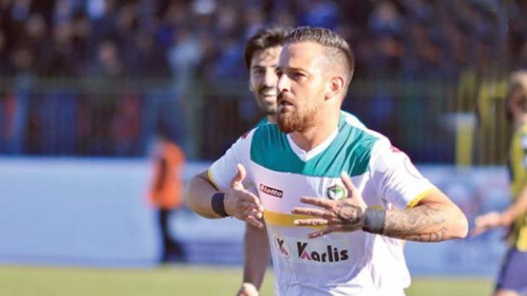 Deniz Nakiye 12 maç ceza