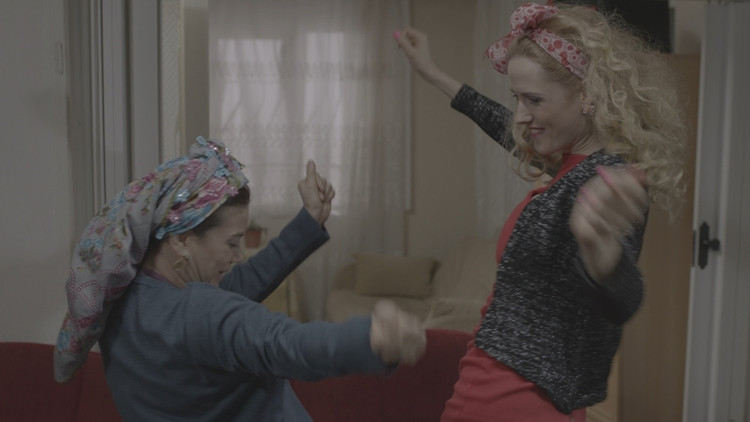 Wilma Elles: Temel ile Dursun fıkraları beni çok güldürüyor Wilma Elles: Temel ile Dursun fıkraları beni çok güldürüyor