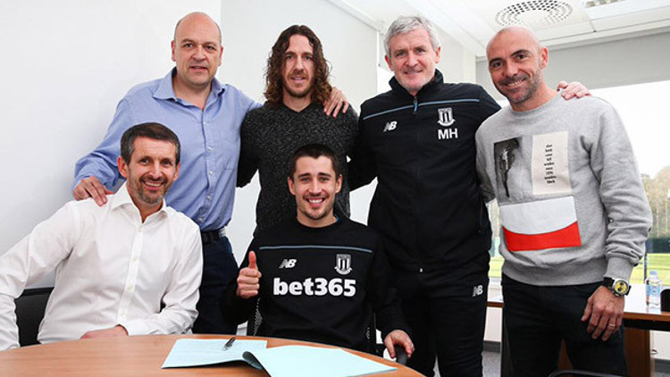 Stoke City, Bojanın sözleşmesini yeniledi Stoke City, Bojanın sözleşmesini yeniledi