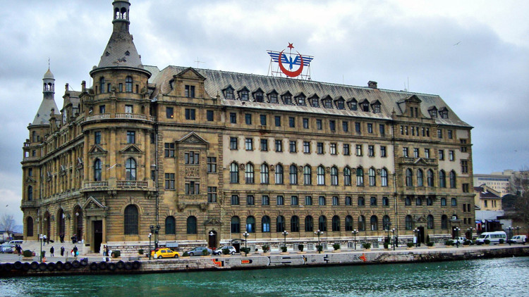 Haydarpaşa gar olarak kaldı