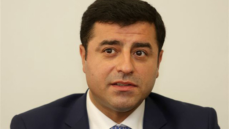 HDP Eş Genel Başkanı Demirtaşa Cumhurbaşkanına hakaretten dokunulmazlığının kaldırılması için fezleke