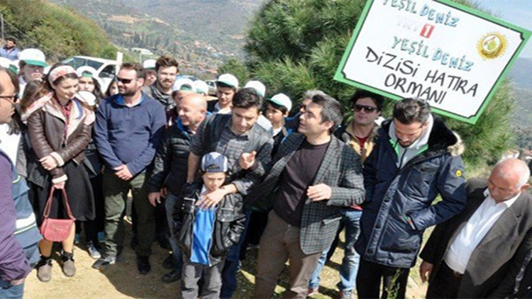 Yeşil Deniz ekibi İzmirde hatıra ormanı oluşturuyor
