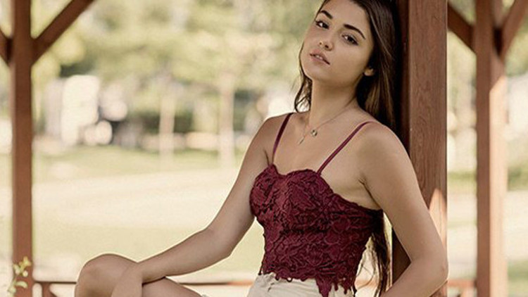 Hande Erçel kimdir