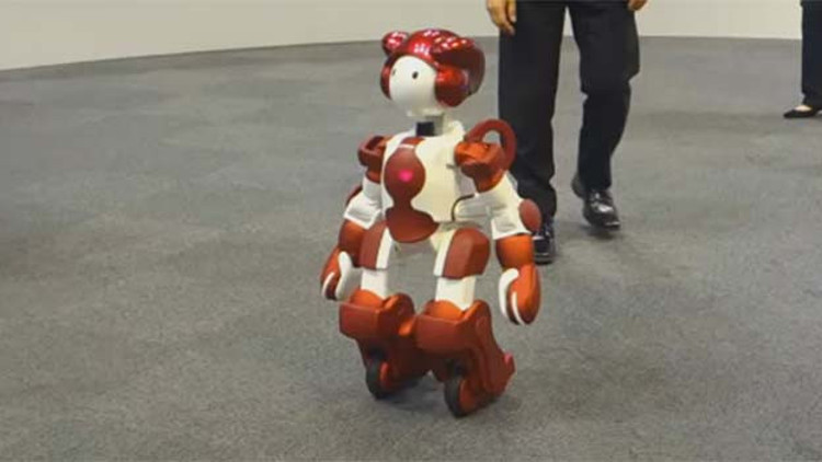 İnsansı robot EMIEW3 tanıtıldı