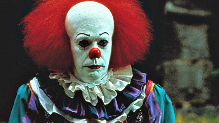 Korkunç palyaço Pennywise geri dönüyor Korkunç palyaço Pennywise geri dönüyor