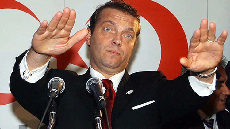 Genç Parti kurtuldu