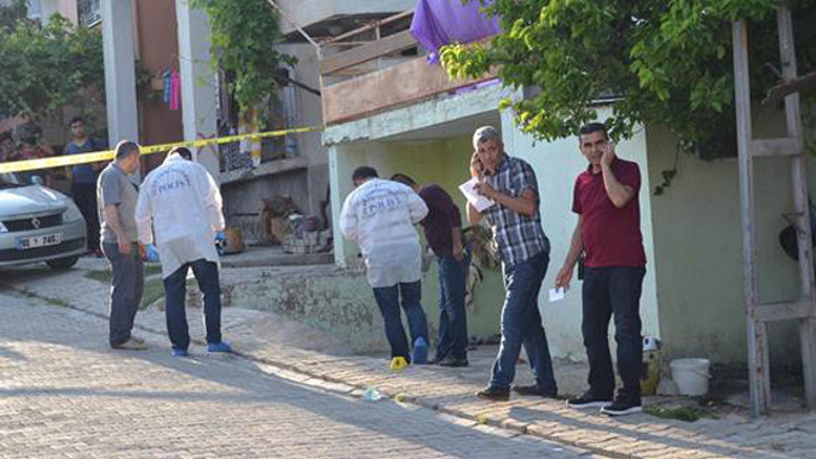 Barışma teklifini reddeden sevgilisini öldürdü, annesini de yaraladı Barışma teklifini reddeden sevgilisini öldürdü, annesini de yaraladı