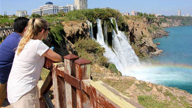 Turizmcilerin umudu Avrupadaki kararsızlar Turizmcilerin umudu Avrupadaki kararsızlar