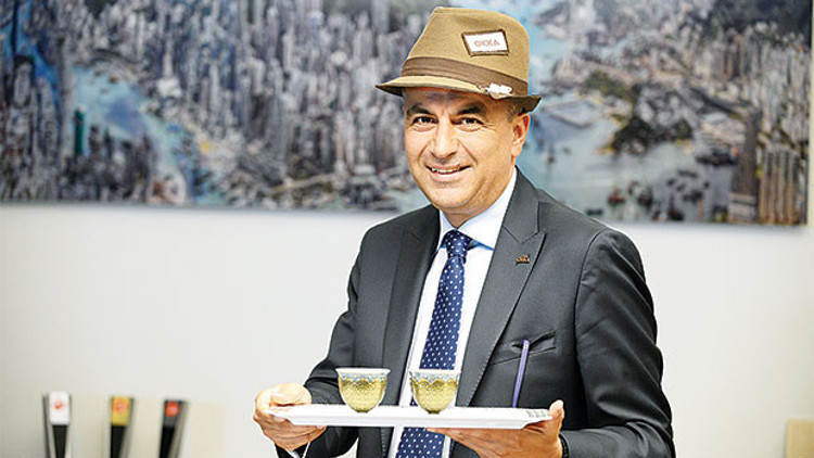 Kablolardan kurtuluyor