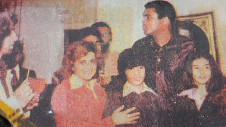 Çocuklarını tedavi ettiren Muhammed Ali için ağlıyor