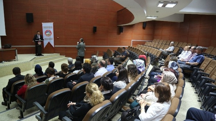 Valilikten “Bilinçli Aile, Başarılı Öğrenci” Eğitimi