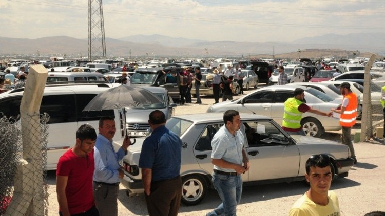 İkinci El Oto Pazarındaki Yoğunluk Satışlara Yansımıyor