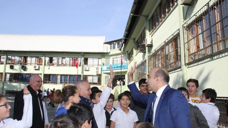 Başkan Kerimoğlu’ndan Şampiyon Robotçulara Ziyaret