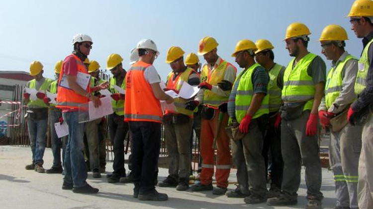 İnşaat işçileri sınavda