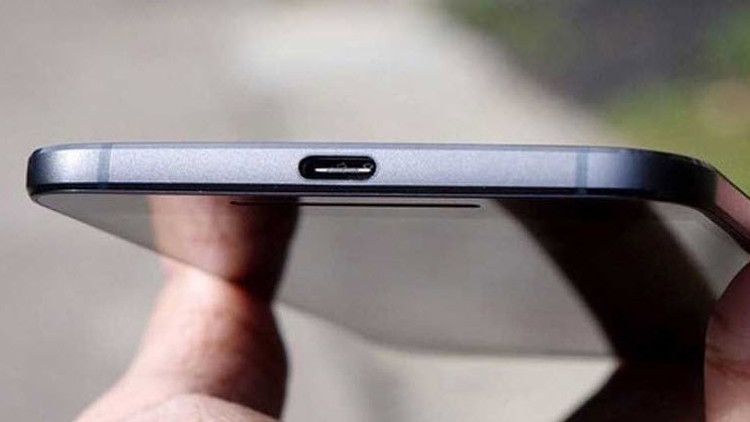 Telefonlarda kulaklık girişleri kalkıyor