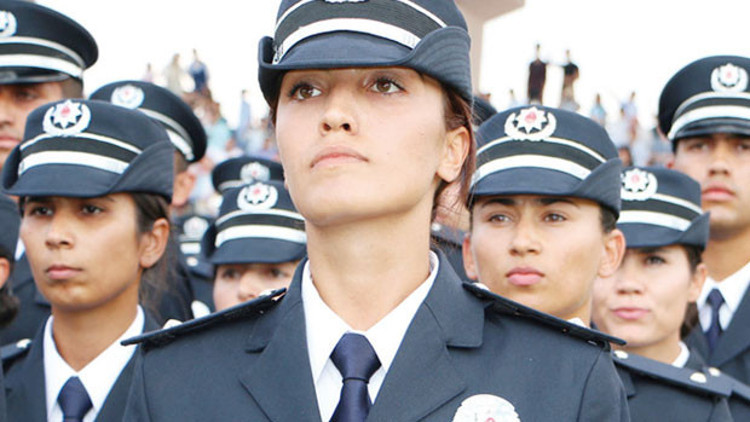 Yargıdan sonra polise de türban serbest Yargıdan sonra polise de türban serbest