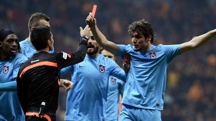 Deniz Ateş Bitnele taraftardan kırmızı kart