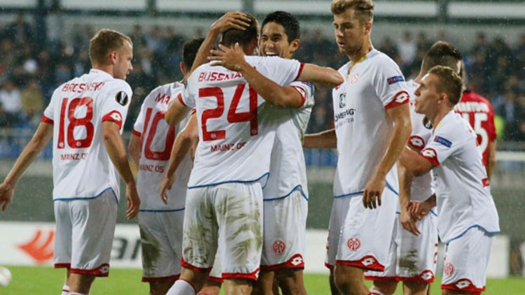 Mainzı Türk oyuncu uçurdu