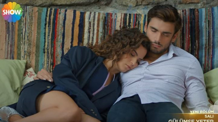 AQShda porno ogay onani uygotdi Oyoqlari orasidagi porno bosh