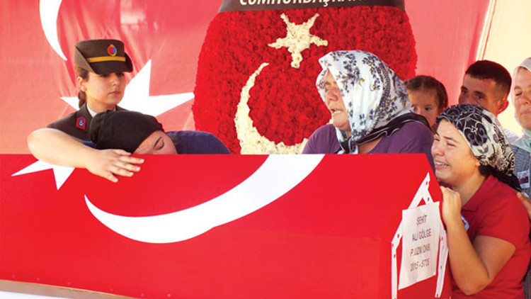 Fırat kalkanı şehidine veda