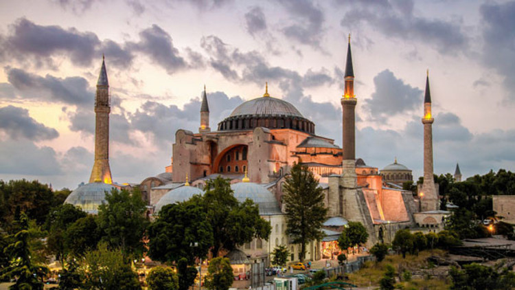 Gözler bir kez daha Ayasofya’da