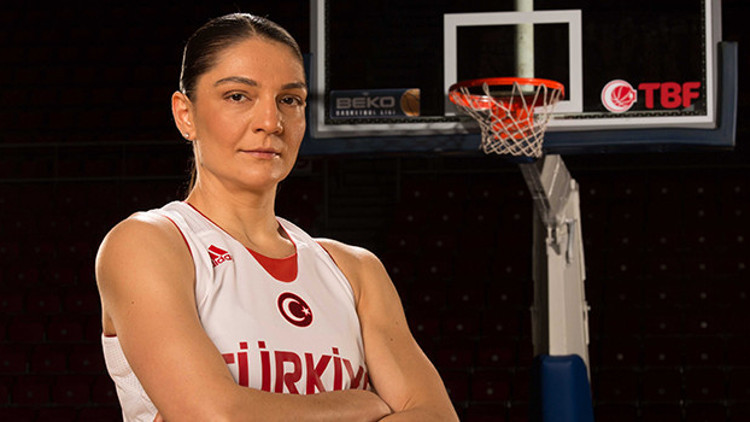 Nevriye Yılmaz, basketbolu bıraktı Nevriye Yılmaz, basketbolu bıraktı